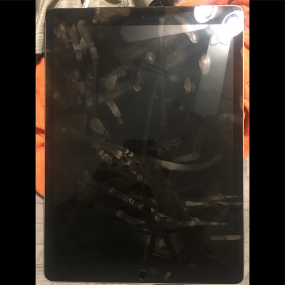 iPad Pro 12.9inch - Picture 2 of 2